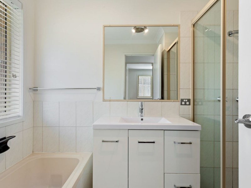 1&2/41 Creek Street, Bundamba QLD 4304