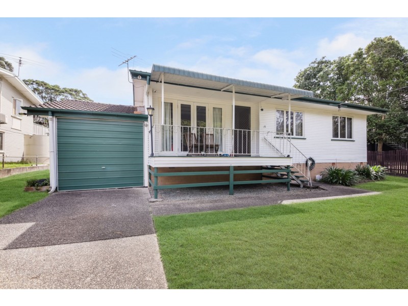 15 Gladstone Street, Oxley QLD 4075