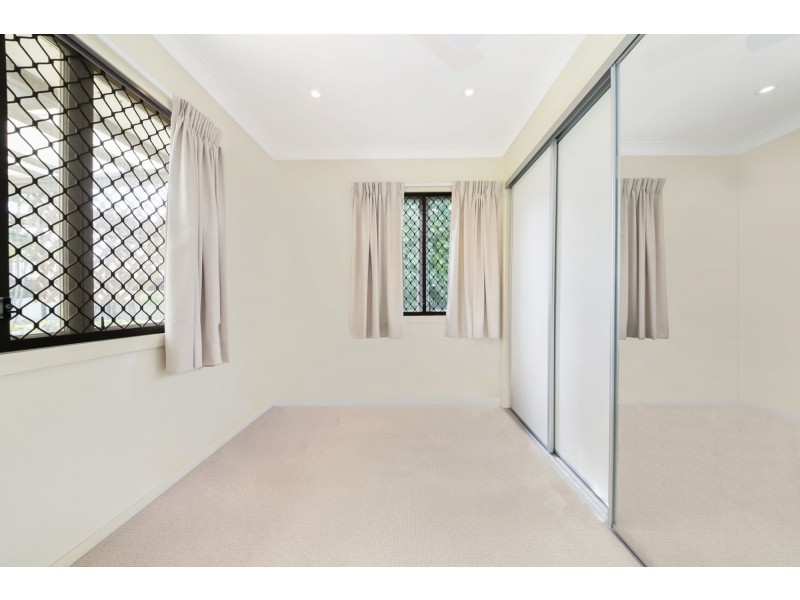 15 Gladstone Street, Oxley QLD 4075