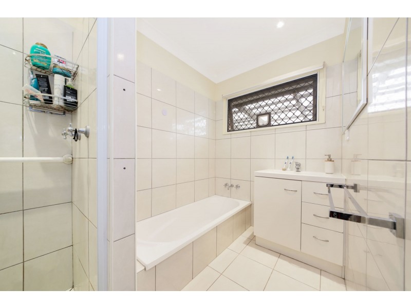 15 Gladstone Street, Oxley QLD 4075