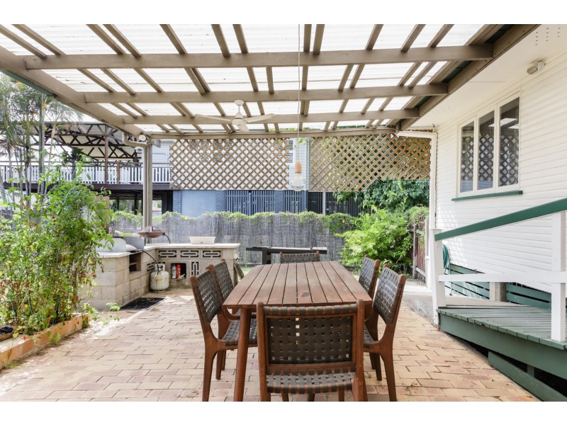 15 Gladstone Street, Oxley QLD 4075