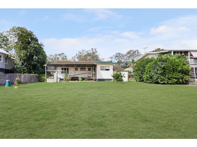 15 Gladstone Street, Oxley QLD 4075