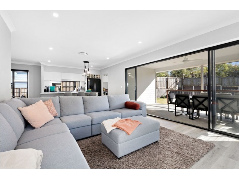 10 Roberts Crescent, Bellbird Park QLD 4300