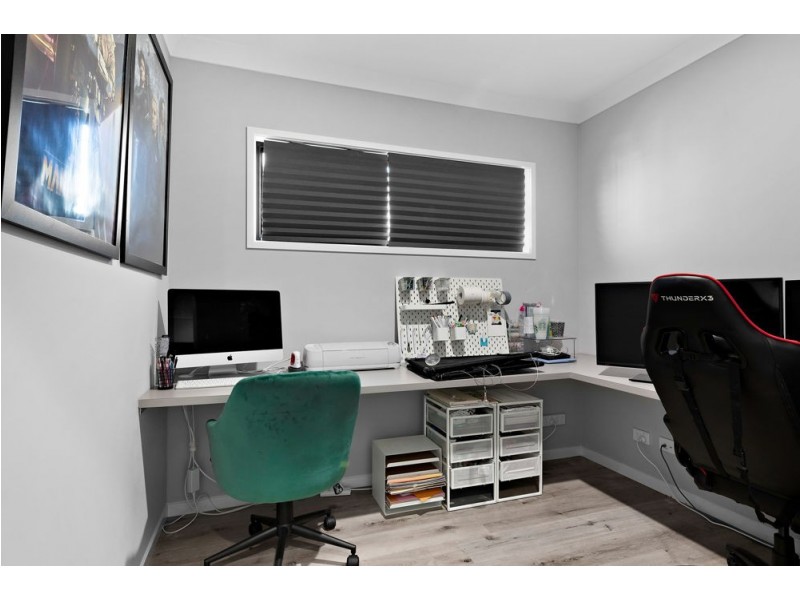 10 Roberts Crescent, Bellbird Park QLD 4300