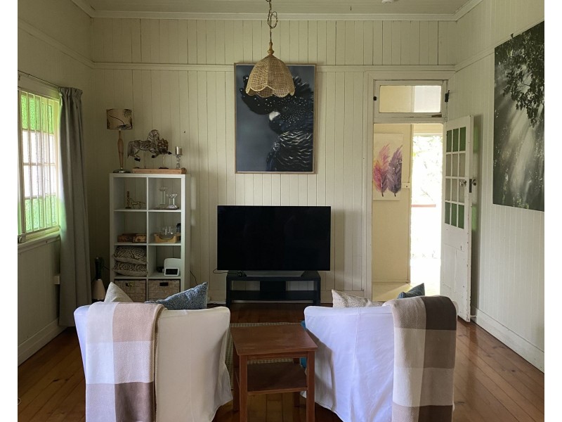 69 Brown Parade, Ashgrove QLD 4060