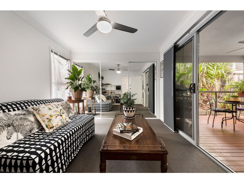 16 Esperance Crescent, Springfield Lakes QLD 4300