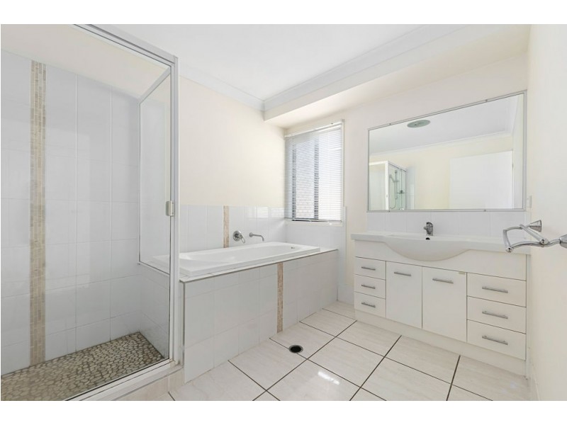 2 Starlight Court, Springfield QLD 4300