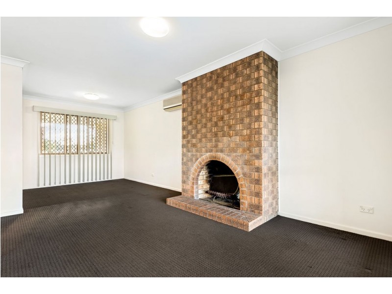 5 Eileen Street, Booval QLD 4304