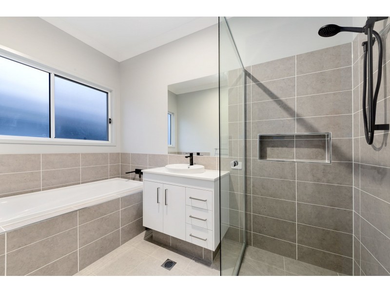 14 Roberts Crescent, Bellbird Park QLD 4300