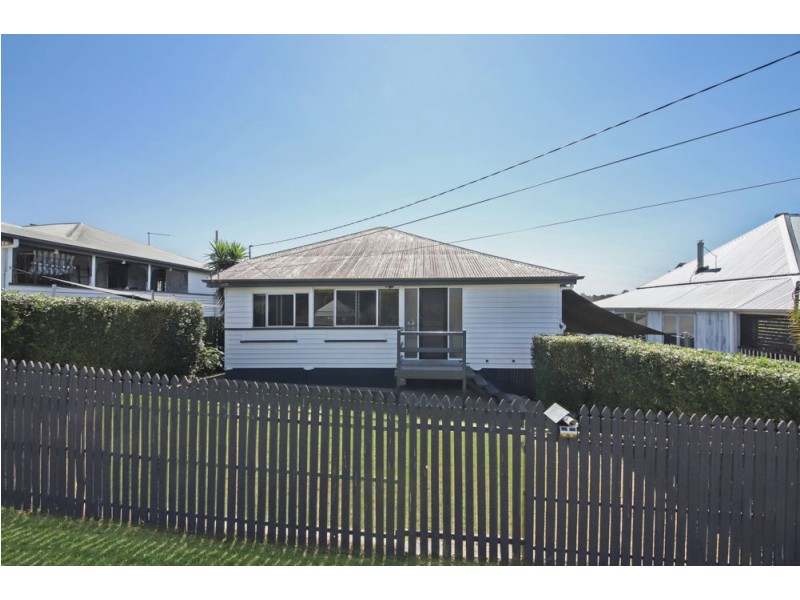14 delacy street, North Ipswich QLD 4305