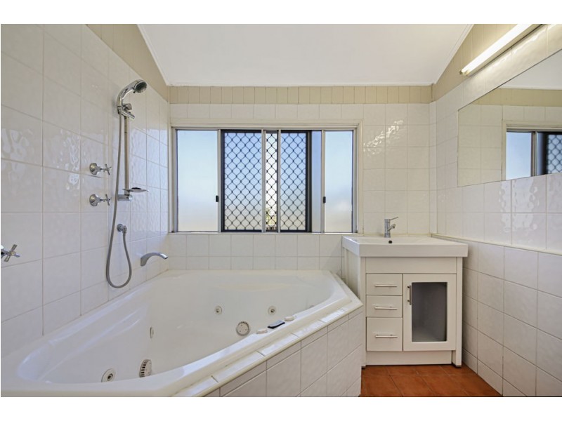 14 delacy street, North Ipswich QLD 4305