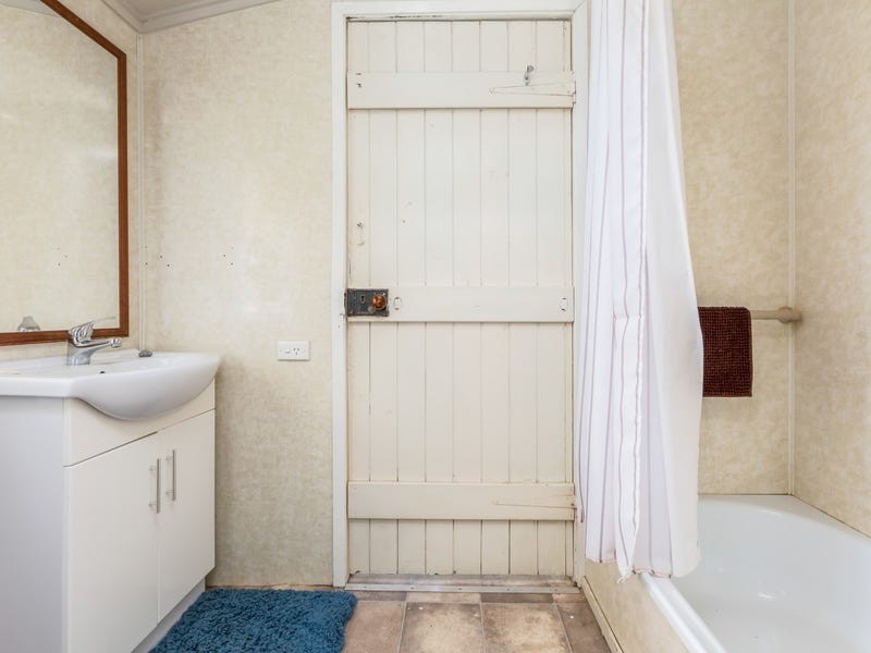 2279 Warrego Highway, Haigslea QLD 4306