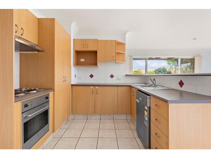 33 Vanessa Court, Camira QLD 4300