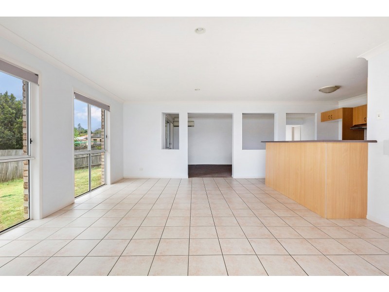 33 Vanessa Court, Camira QLD 4300