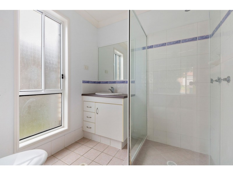 33 Vanessa Court, Camira QLD 4300