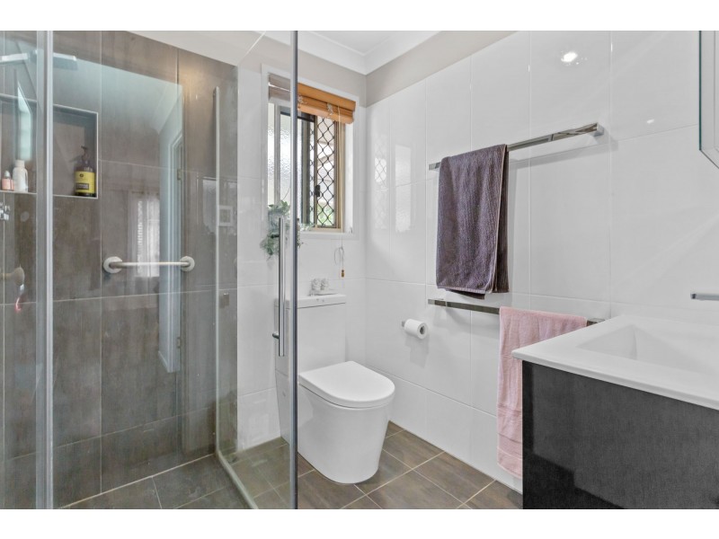 8 Banbury Court, Willowbank QLD 4306