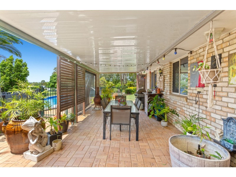 8 Banbury Court, Willowbank QLD 4306