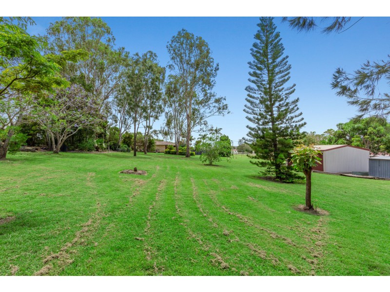 8 Banbury Court, Willowbank QLD 4306