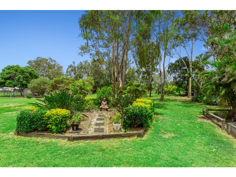 8 Banbury Court, Willowbank QLD 4306