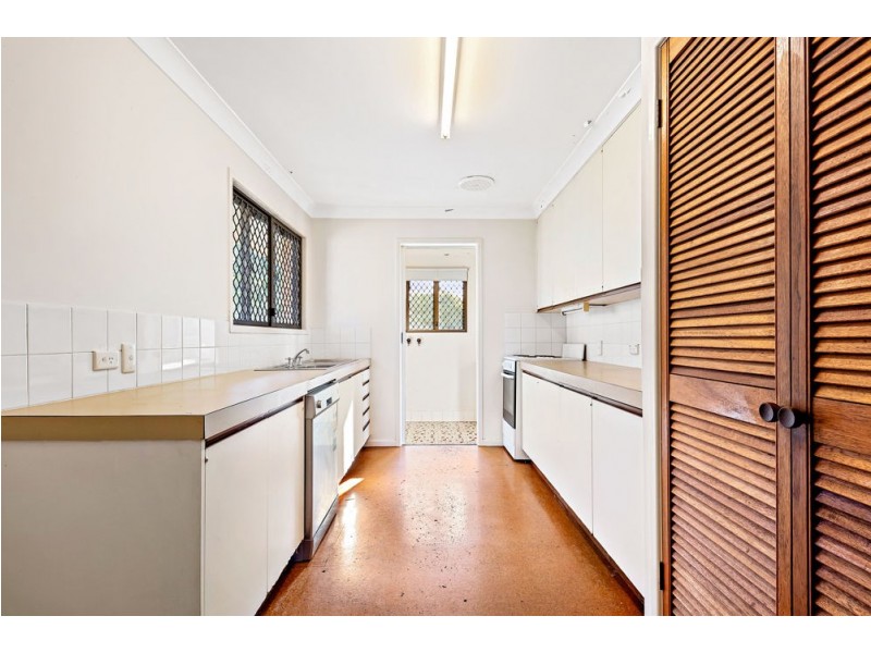 5 Eileen Street, Booval QLD 4304