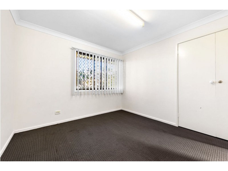 5 Eileen Street, Booval QLD 4304