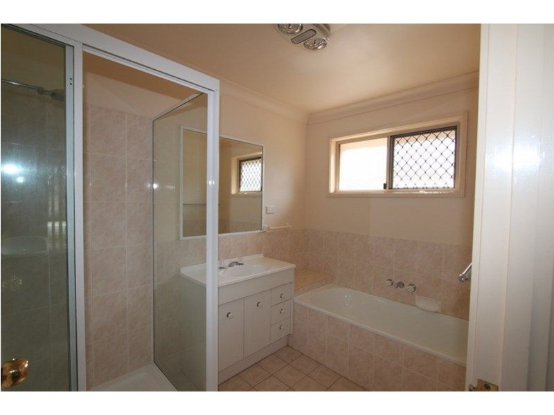 5 Caulfield Drive, Loganlea QLD 4131