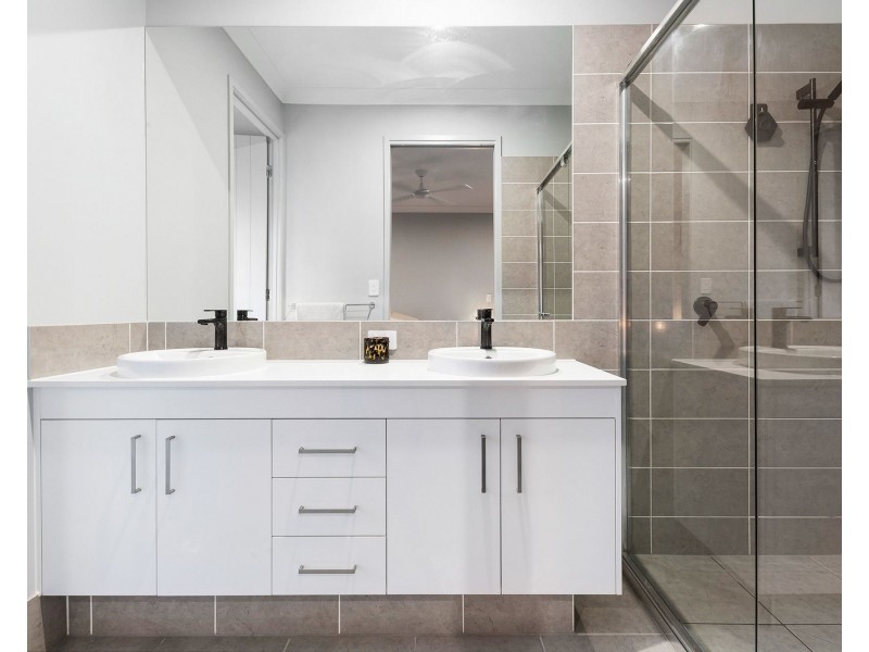 14 Roberts Crescent, Bellbird Park QLD 4300