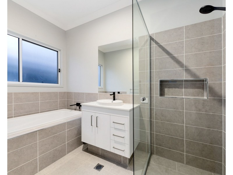 14 Roberts Crescent, Bellbird Park QLD 4300