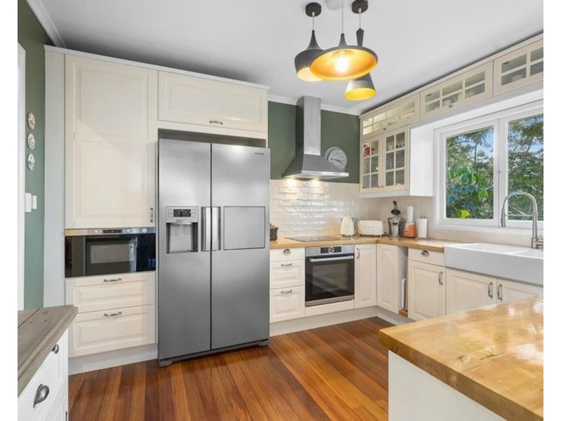 23 Cedarleigh Road, Kenmore QLD 4069