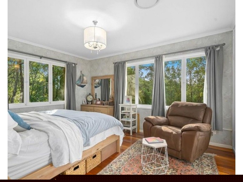 23 Cedarleigh Road, Kenmore QLD 4069