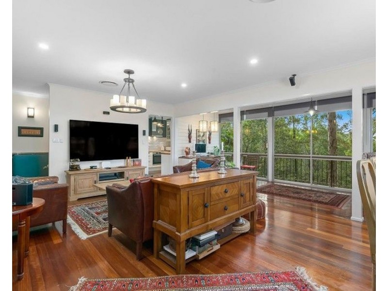 23 Cedarleigh Road, Kenmore QLD 4069