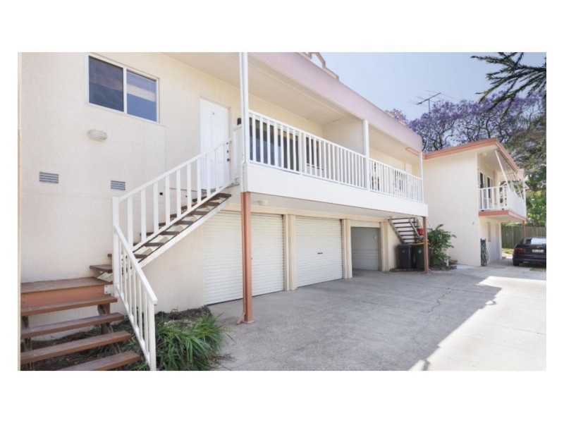 2/104 Carmody Road, St Lucia QLD 4067