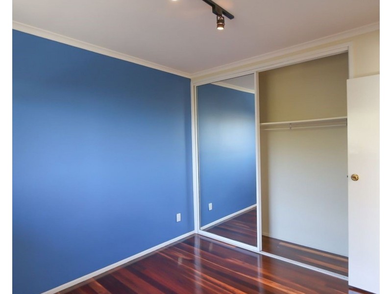 2/104 Carmody Road, St Lucia QLD 4067