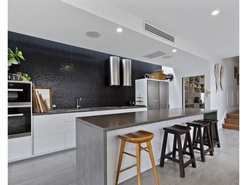 87 Goldieslie Road, Indooroopilly QLD 4068