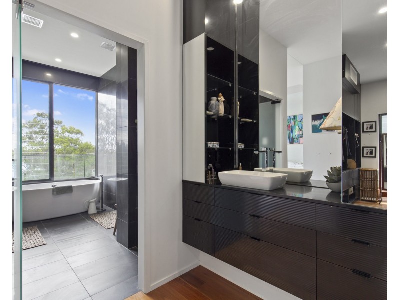 87 Goldieslie Road, Indooroopilly QLD 4068