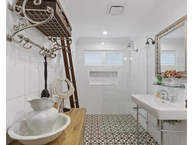 87 Goldieslie Road, Indooroopilly QLD 4068