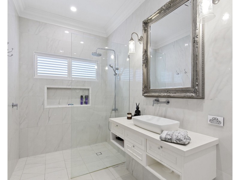 87 Goldieslie Road, Indooroopilly QLD 4068