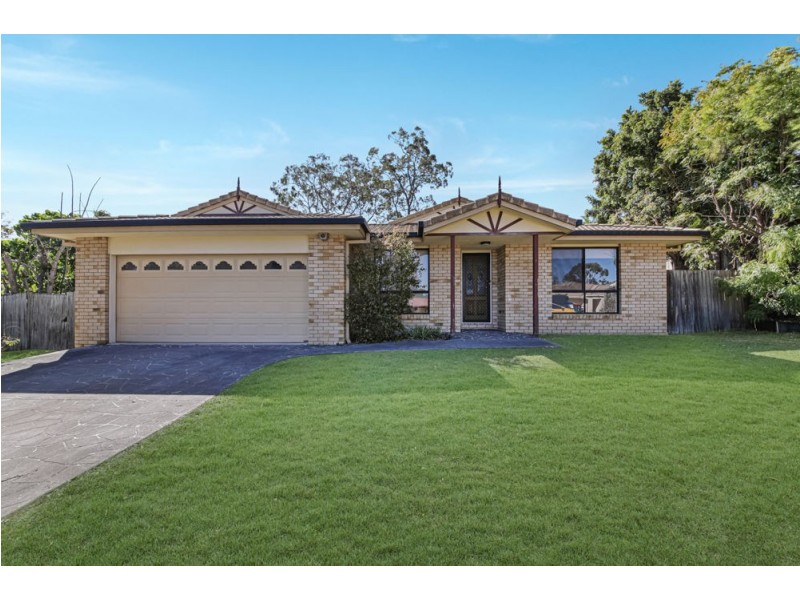 11 Samford Place, Forest Lake QLD 4078