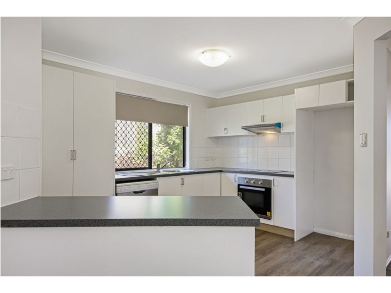 11 Samford Place, Forest Lake QLD 4078