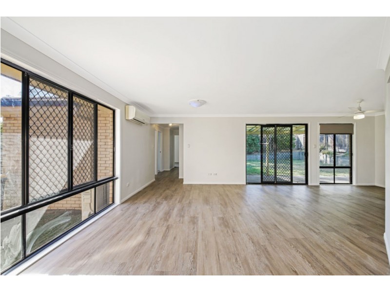 11 Samford Place, Forest Lake QLD 4078