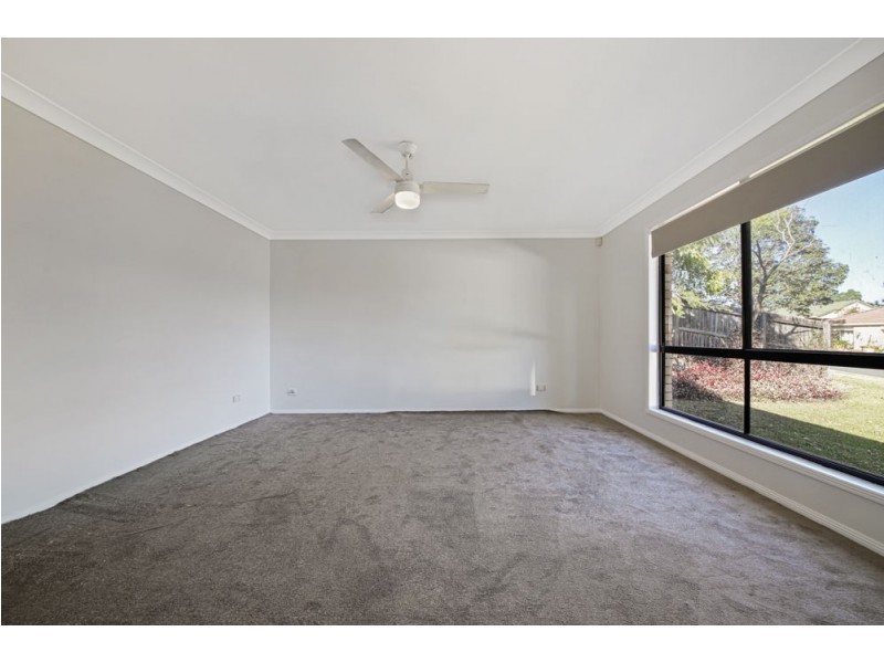 11 Samford Place, Forest Lake QLD 4078