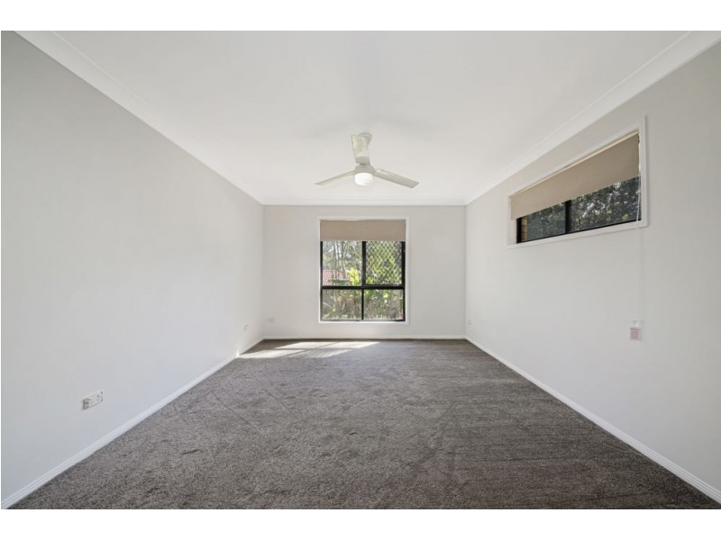 11 Samford Place, Forest Lake QLD 4078