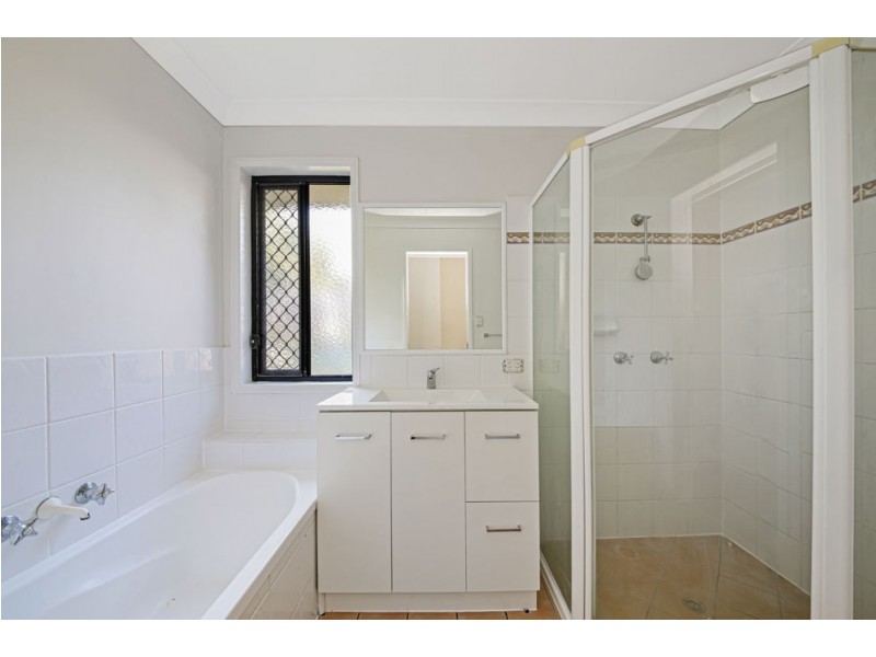 11 Samford Place, Forest Lake QLD 4078