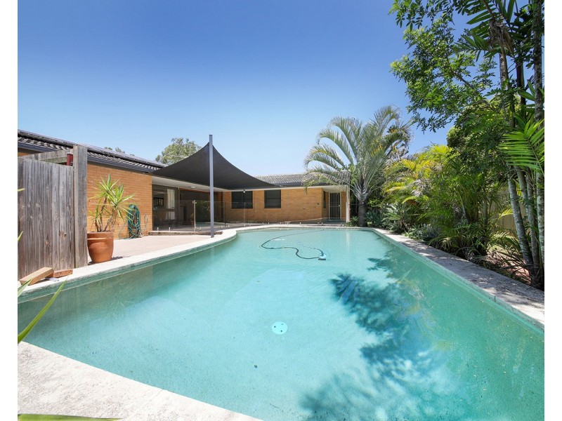 1 DELPHIN ST, Kenmore QLD 4069