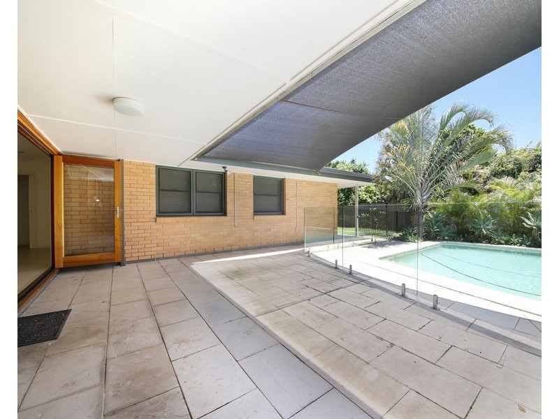 1 DELPHIN ST, Kenmore QLD 4069