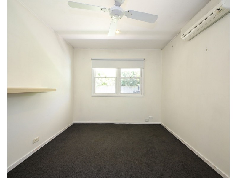 1 DELPHIN ST, Kenmore QLD 4069