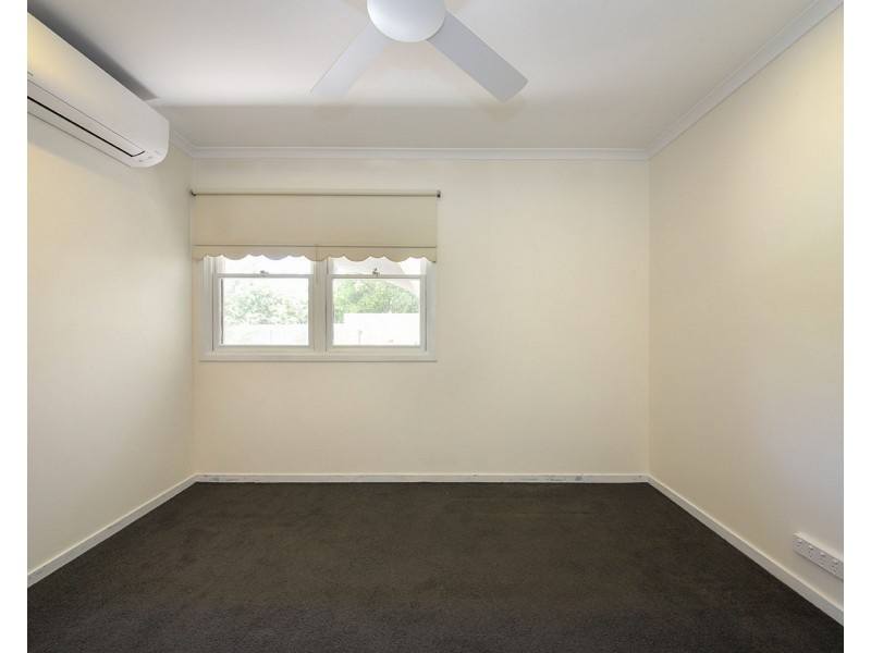 1 DELPHIN ST, Kenmore QLD 4069