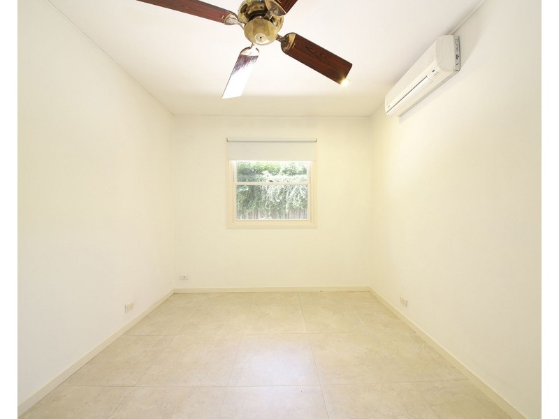 1 DELPHIN ST, Kenmore QLD 4069