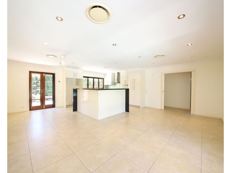 1 DELPHIN ST, Kenmore QLD 4069