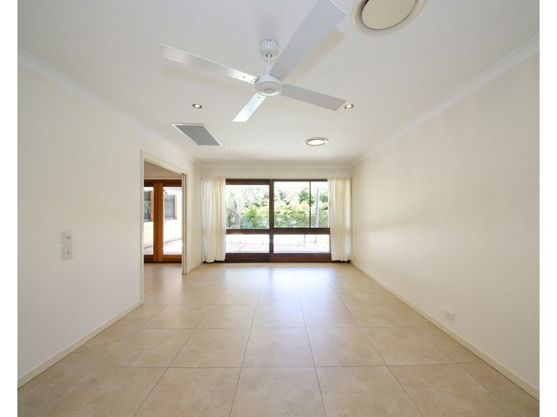 1 DELPHIN ST, Kenmore QLD 4069